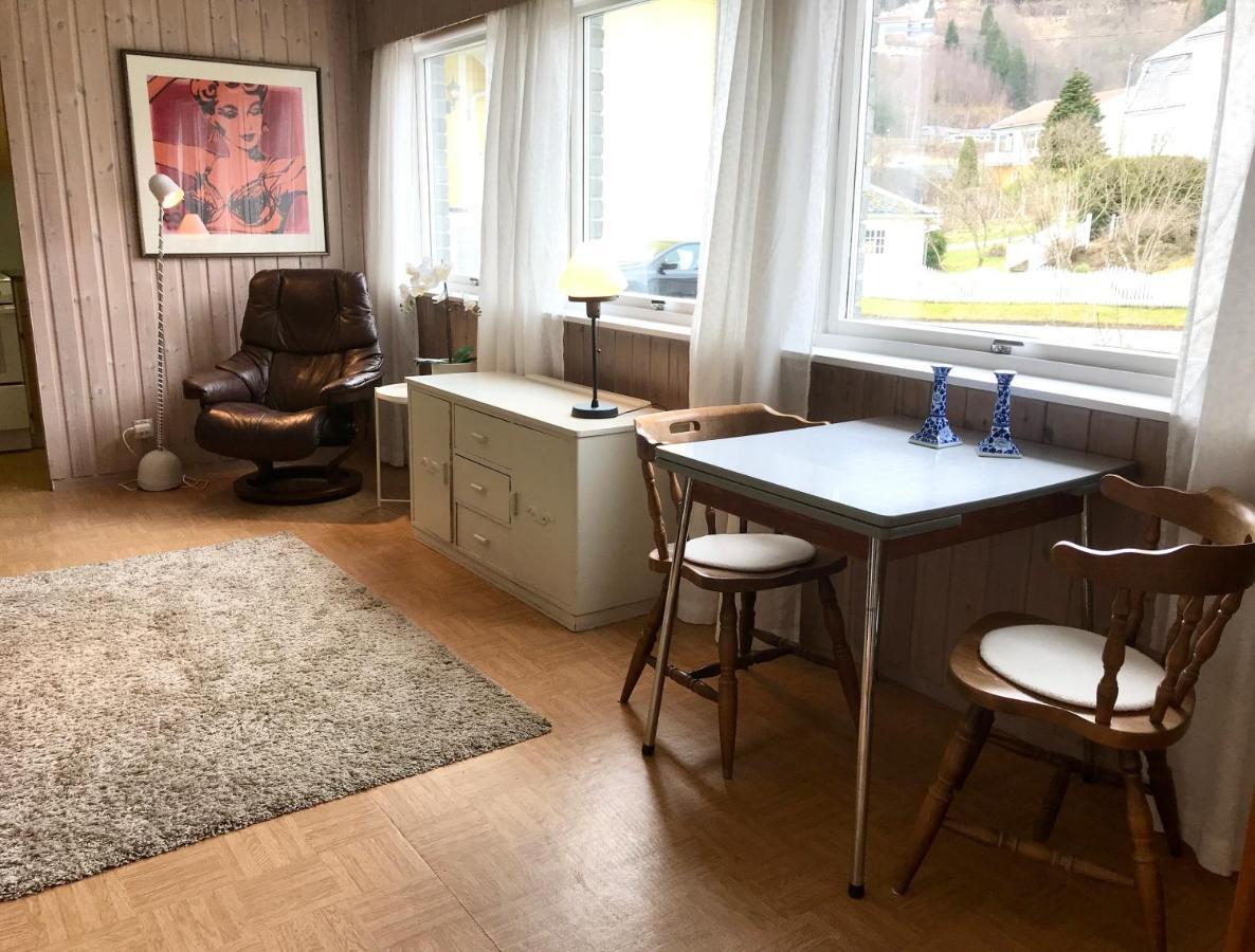 Villa Holmen 2 - Ground floor apartment Balestrand Buitenkant foto